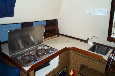 Manana_III_Galley1.JPG